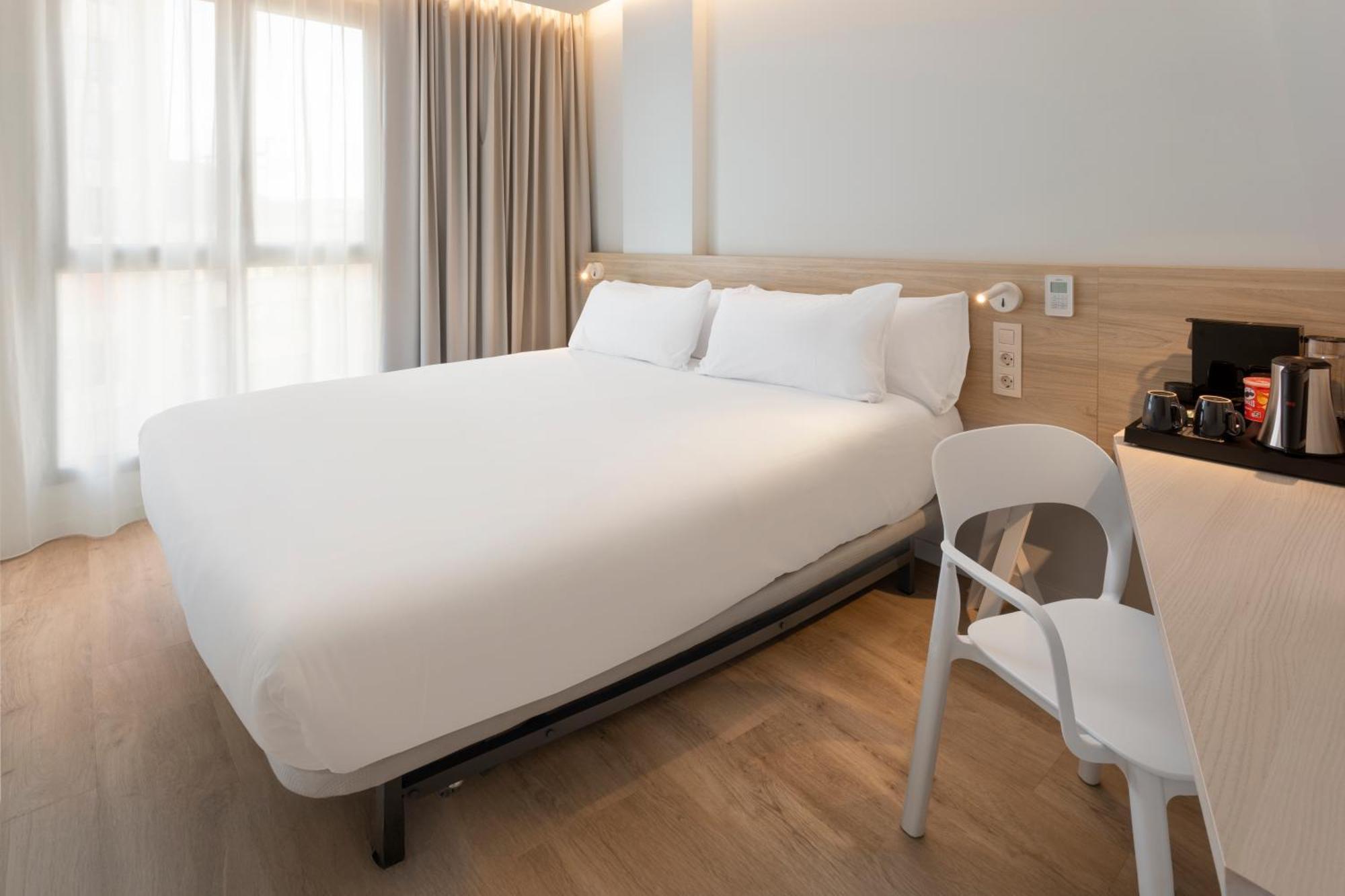 B&B Hotel Alicante Centro Buitenkant foto
