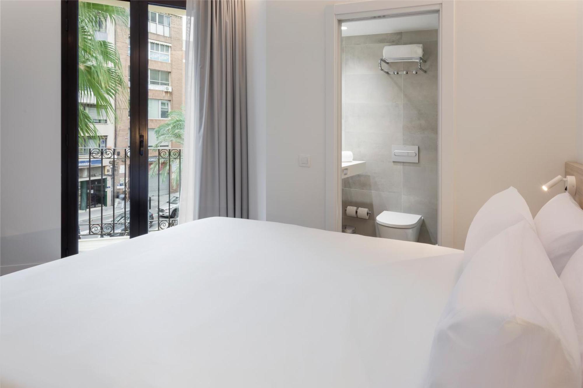 B&B Hotel Alicante Centro Buitenkant foto