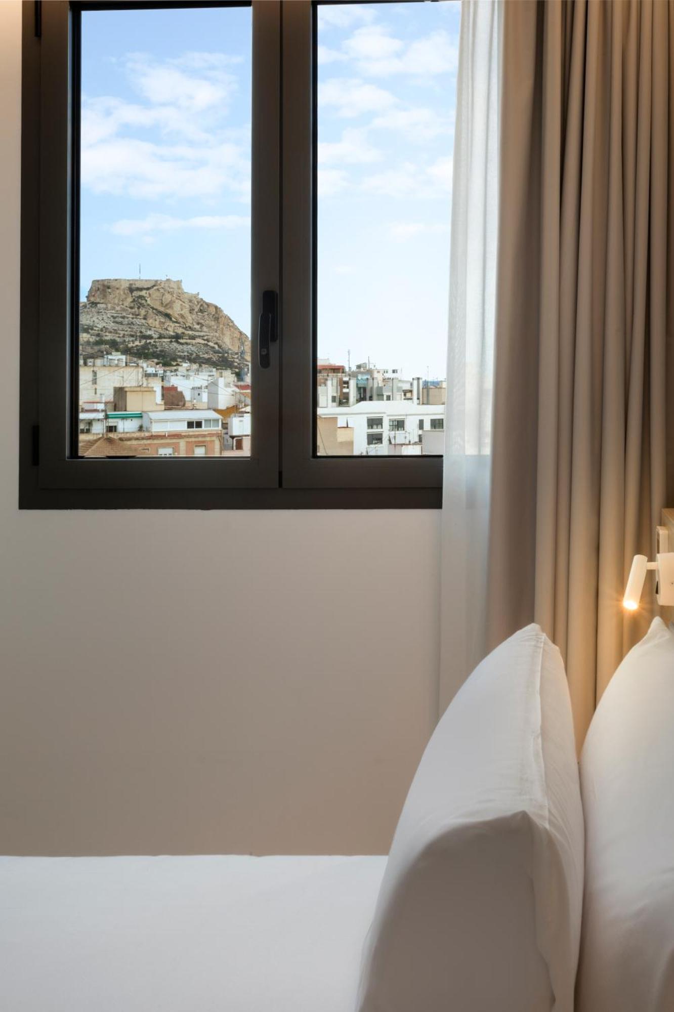 B&B Hotel Alicante Centro Buitenkant foto